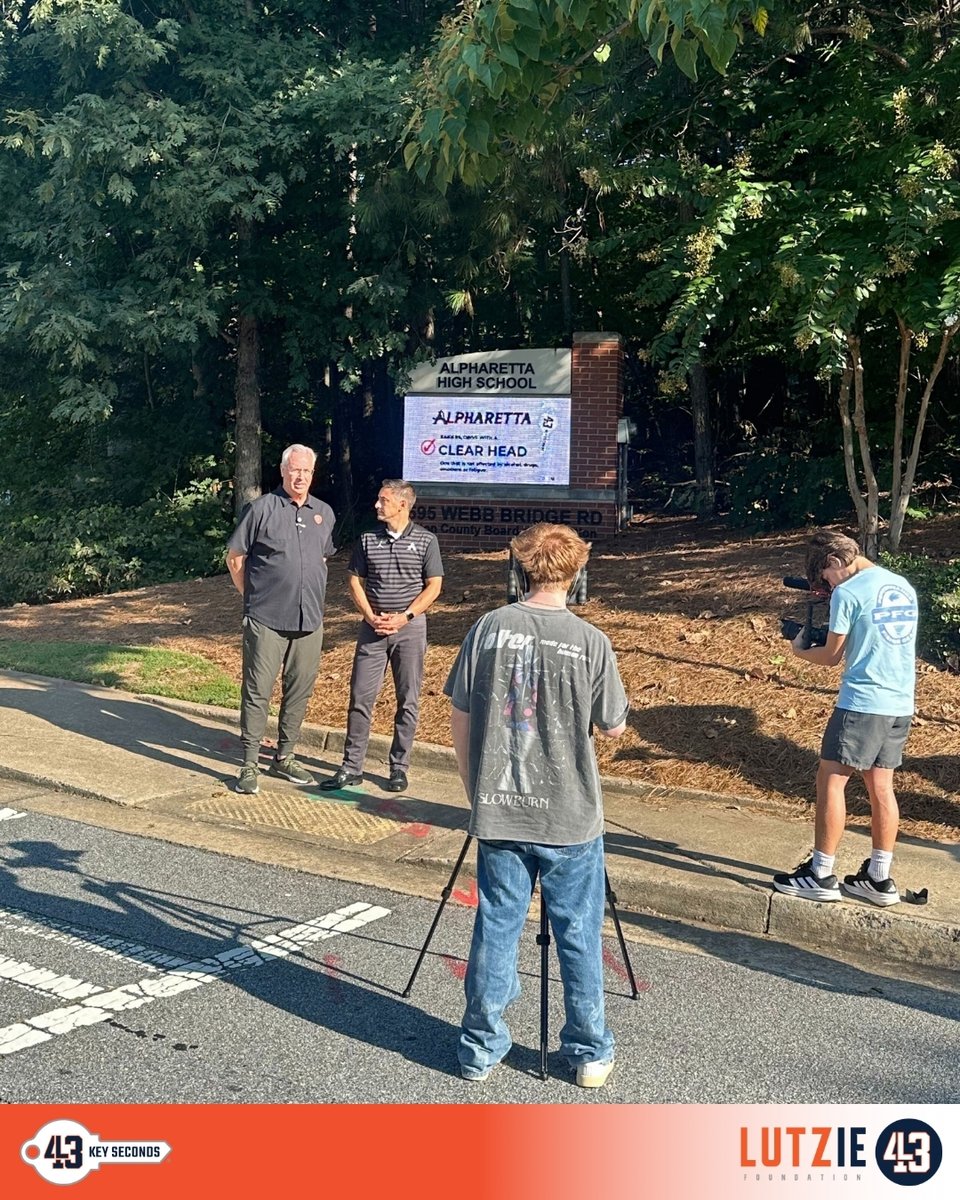 lutzie43's tweet photo. Big news: Alpharetta High School (@AlpharettaHS1) is officially the FIRST-ever 43 Key Seconds Campus! 🎉
#SafeDriving #Lutzie43Foundation #AlpharettaHighSchool #TeenDriverSafety #43KeySeconds @Scheifflee_AHS @FultonCoSchools https://t.co/FGRH9vPp5w