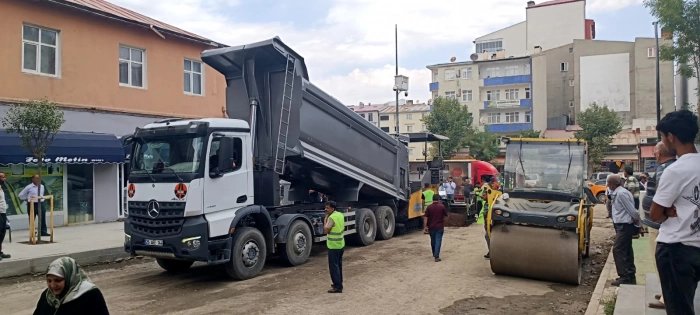 Kağızman’da Sıcak Asfalt Serimi Başladı
karsolay.com/kagizman-da-do…

#kars #sondakikahaberleri