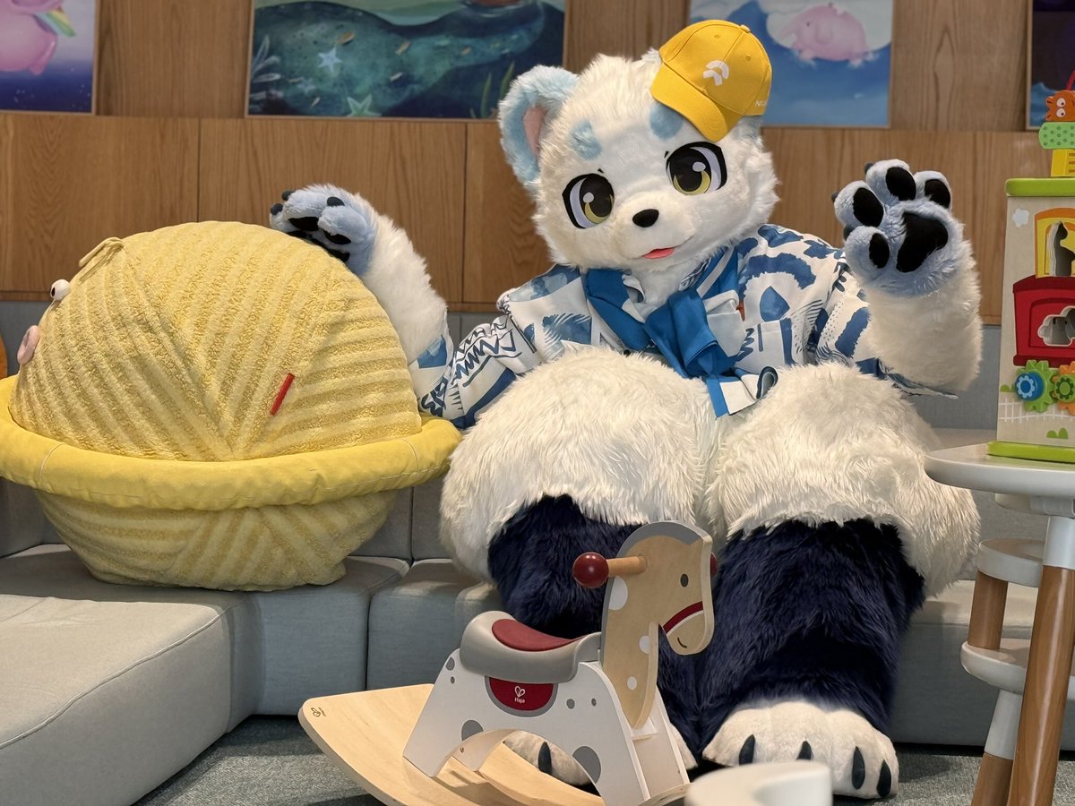 NotabearOWO's tweet image. 你好哦小朋友
📍：合肥新桥的蔚来牛屋
#FursuitEverday