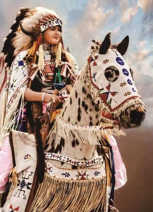 NativeAmericn_'s tweet image. "Absolutely beautiful! Miss Indian World Tashina Red Hawk! She is Sicangu Lakota from Rosebud, SD. She also won Gathering of Nations Horse and Rider world championship and best of show!"