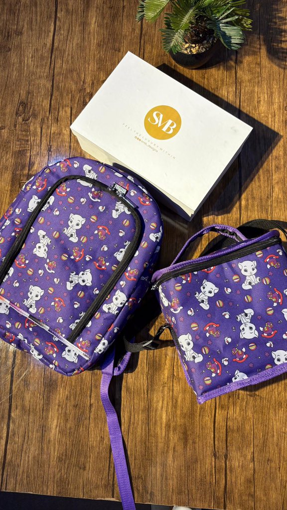 Back to school 

Made by SMB designs 
N25,000 only

DM or visit our office to place order
(Neymar Zita Hazard Union Lagos)