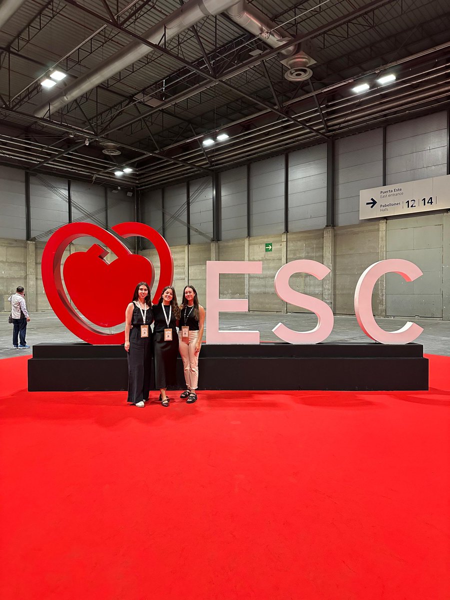 DMTCIISLAFE's tweet photo. En representación del grupo de investigación, nuestras compañeras Irene, Carlota y Marta presentaron sus trabajos en el 75° Congreso de la Sociedad Europea de Cardiología celebrado junto al Congreso Mundial de Cardiología en Madrid. https://t.co/4Hu8OoHj0Z