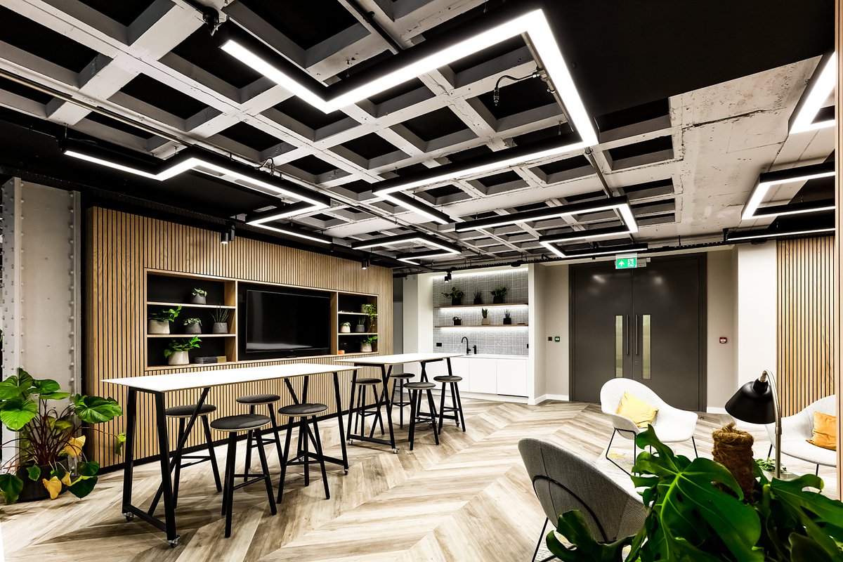 Architects &amp; designers: we speak your language 🎨 Fast quotes, world-class results. 

synergycreativ.com

#LightingExperts #CommercialDesign