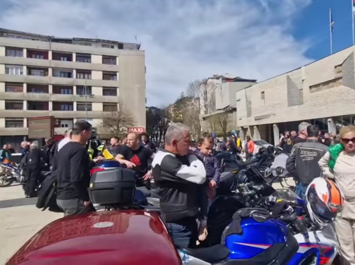 U Užicu će se 5. i 6. septembra održati moto skup u organizacija Moto kluba Užice. Prema rečima Dragoslava Simića Kiška iz MK Užice, spremni su da ugoste sve učesnike ... Pročitaj više vestizssmestaj.rs/moto-skup-u-su…