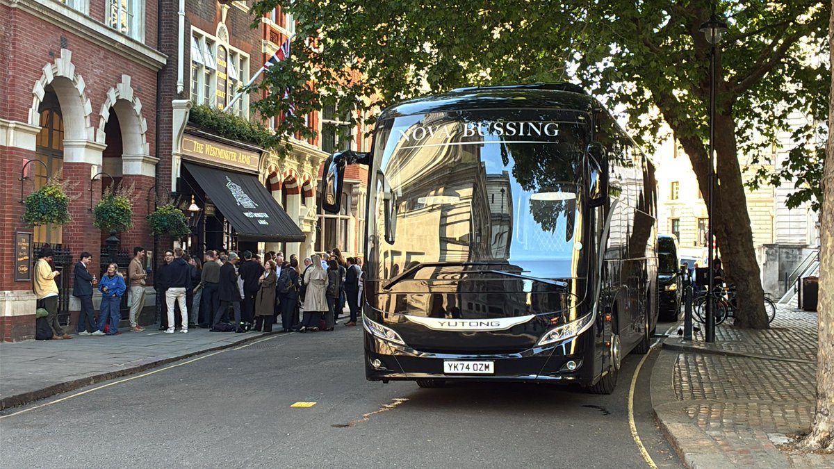 NovaBussing's tweet image. A luxury coach + minibus = the perfect combo for a big group heading to Westminster. Coordinated departures, seamless arrivals — all thanks to our expert team.

#LuxuryTravel #EventTransport #GroupTravel #Westminster #CorporateEvents #TravelInStyle