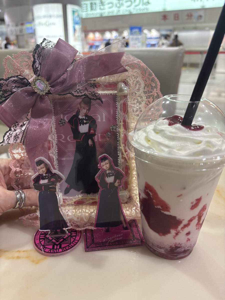 ヒプステ初日🩷
ミクステがあんだけ笑顔の大団円だったから後味悪さが余計に染みたし開始2分くらい(前回のあらすじ)で泣かされた