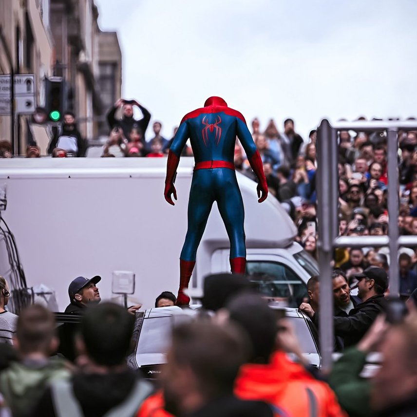 🚨' Tom Holland sobre a produção de 'SPIDER-MAN: BRAND NEW DAY' (2026)

“Tenho pesquisado ativamente na internet e tentado entender melhor o que os fãs querem de um filme do Homem-Aranha, e essa tem sido minha força motriz nas reuniões de apresentação.”  

🗞️: <a href="/ladbible/">LADbible</a>  
• 
.