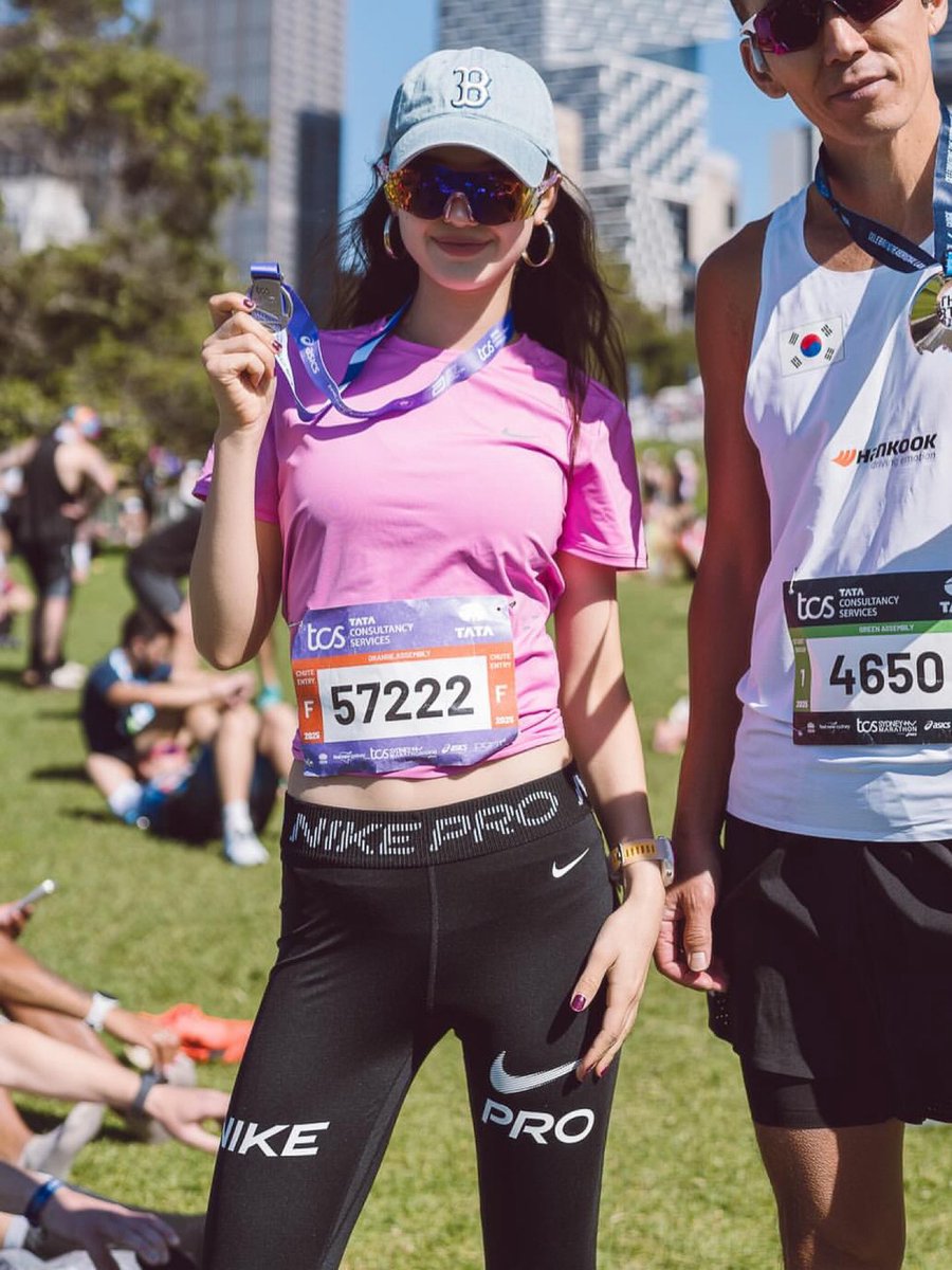 Dani ´ ˘ ` tweet media