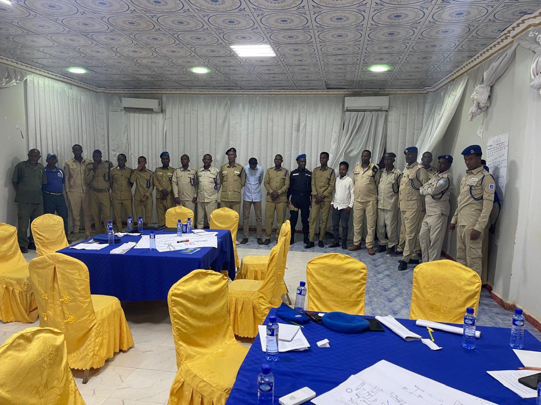 Closing ceremony of the 3-day #CommunityPolicing training is now underway in Baidoa, together with South West State Ministry of Security, Baidoa District Police Commissioner, and officers from Isha &amp; Halwadaag villages 

#GoFarGoTogether @IOM_Somalia <a href="/UKinSomalia/">UK in Somalia🇬🇧🇸🇴</a> <a href="/EU_in_Somalia/">EU Delegation Somalia</a>
