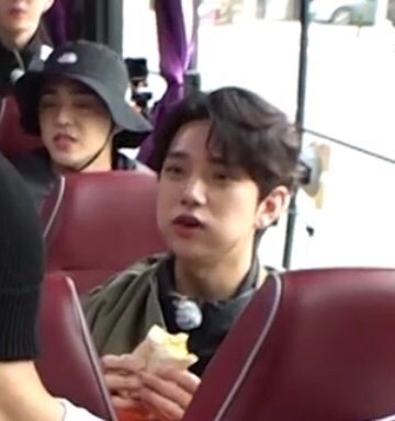 jishutory's tweet image. 먹는 조슈아를 조심해야 합니다 
너무 동그래져서 입에 넣을수도 있습니다
맛있어 보이지만    절대.   음식이 아닙니다