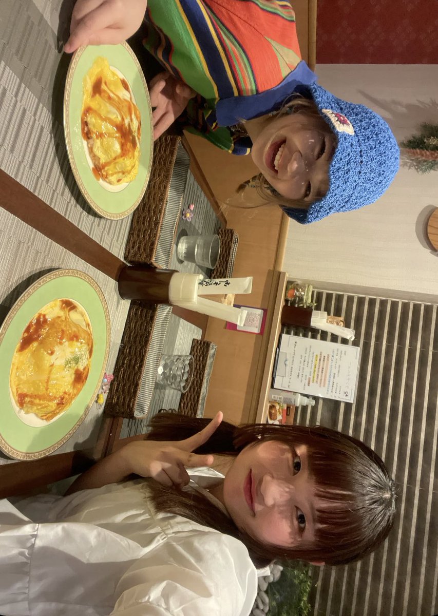 明日は大阪ストリート！
あんずたんと合同でやります！
＠apricot1123_ 
📍難波の予定
⏰18：00頃

また場所は決まり次第改めてお知らせするね！📢
お互いのチケットお届けしたい！
会いにきてほしい〜！！🫶