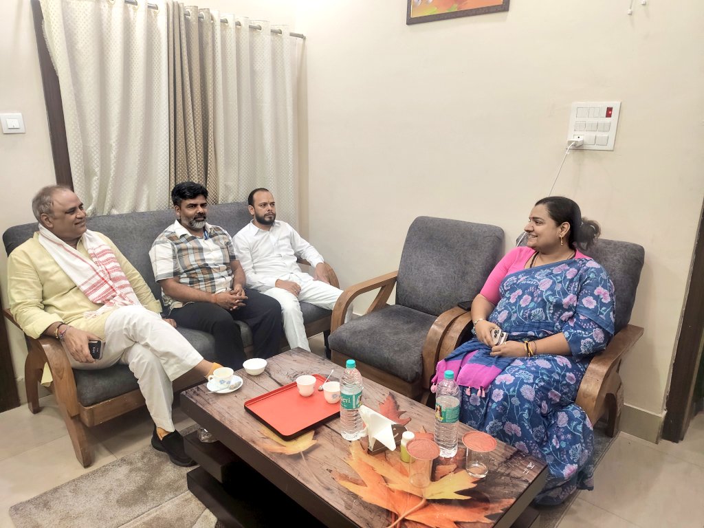 संगठन सृजन अभियान के लिए रांची - बोकारो (झारखंड) प्रवास के दौरान जामताड़ा जिले के लिए प्रदेश कांग्रेस कमेटी पर्यवेक्षक बोकारो विधायक श्वेता सिंह जी, बरही से कांग्रेस प्रत्याशी अरुण साहू जी से मुलाक़ात कर जामताड़ा जिला कांग्रेस संगठन को और मज़बूत करने को लेकर सार्थक चर्चा हुई ।