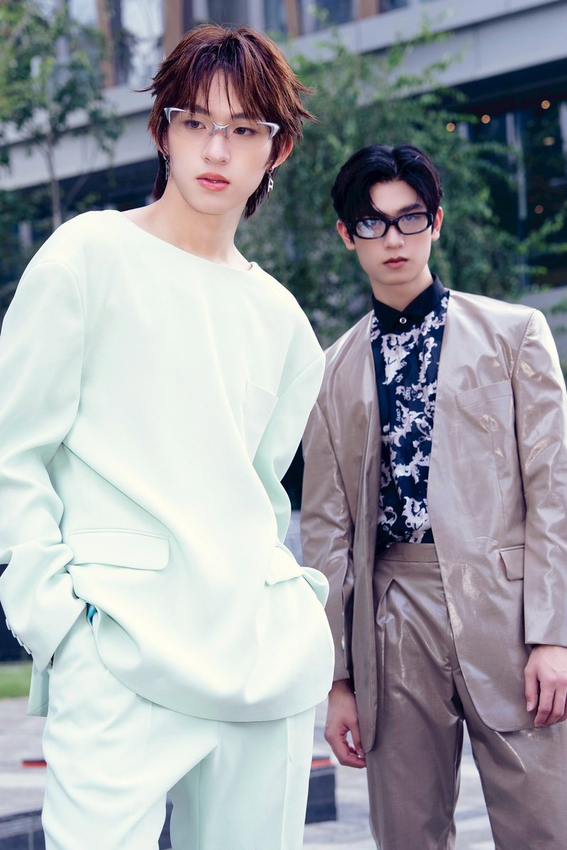 EverydaynewsTH's tweet image. จึ้งเลยล่ะ “โทมัส-ก้อง” @tthomastc @kongjiro_ เข้าร่วม Seoul Fashion Week  แบรนด์ GREEDILOUS เก่งมากทั้ง 2 คน 🦊🍓

THOMASKONG IN SEOUL FSW
#TMKxGREEDILOUS
#thomaskong #โทมัสก้อง
#tthomastc #kongjiro
#EVERYDAYth