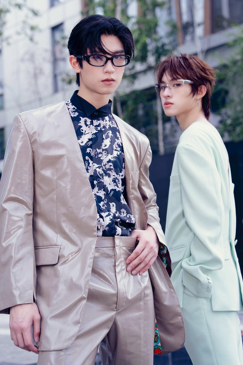 EverydaynewsTH's tweet image. จึ้งเลยล่ะ “โทมัส-ก้อง” @tthomastc @kongjiro_ เข้าร่วม Seoul Fashion Week  แบรนด์ GREEDILOUS เก่งมากทั้ง 2 คน 🦊🍓

THOMASKONG IN SEOUL FSW
#TMKxGREEDILOUS
#thomaskong #โทมัสก้อง
#tthomastc #kongjiro
#EVERYDAYth