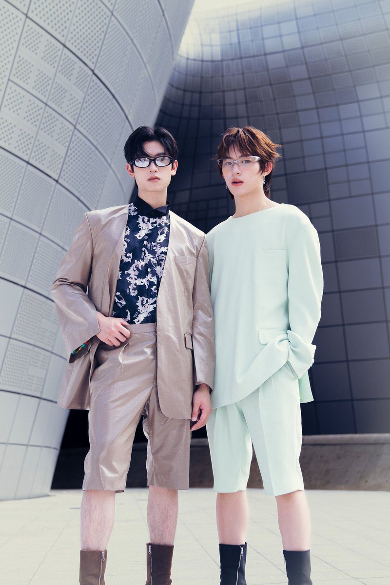 EverydaynewsTH's tweet image. จึ้งเลยล่ะ “โทมัส-ก้อง” @tthomastc @kongjiro_ เข้าร่วม Seoul Fashion Week  แบรนด์ GREEDILOUS เก่งมากทั้ง 2 คน 🦊🍓

THOMASKONG IN SEOUL FSW
#TMKxGREEDILOUS
#thomaskong #โทมัสก้อง
#tthomastc #kongjiro
#EVERYDAYth