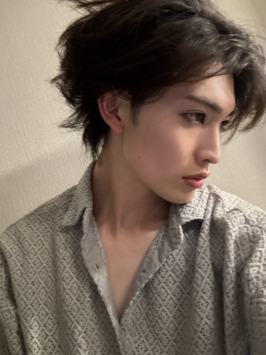 色んな方向から風が吹いても 笑顔で明日も頑張ろう！！ 髪の毛はどうし