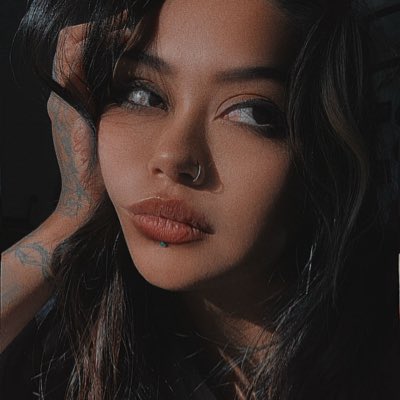#NewProfilePic cause I’m being manic and I’m about to stream my thoughts live