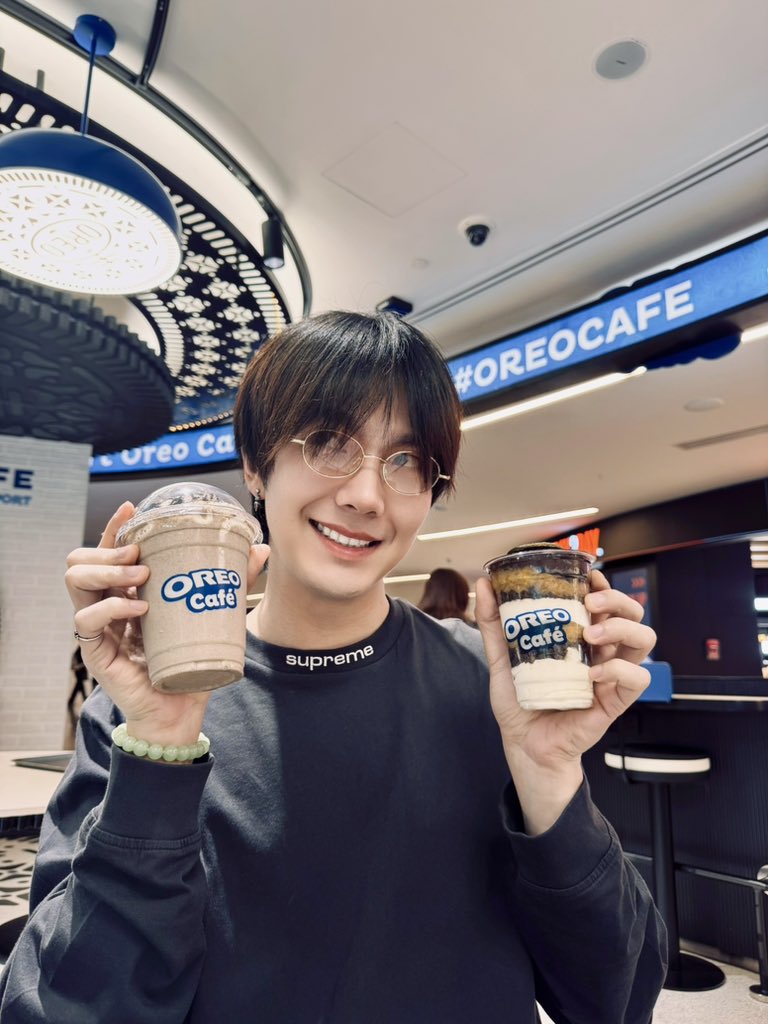 Pit stop before Milan 🇮🇹🧳
เดินทางยาวๆ ก็ขอพักชิลเติมพลังหน่อย 😴
อีกนิดเดียวก็จะได้หลงในมนต์เสน่ห์ของอิตาลีแล้ว
Stay tuned for all the vibes and views! 📸🍕🍷

<a href="/JakeB4rever/">BIU.</a> 
#BuildJakapan 
#Beyourluve