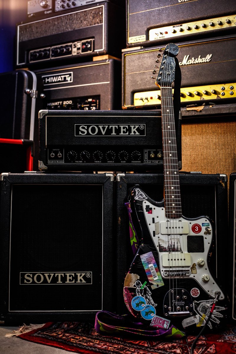 今日もカツシロさんのジャズマスターが貫禄バリバリでカッコ良すぎたので写真を撮らせてもらった📸 #サトウカツシロ