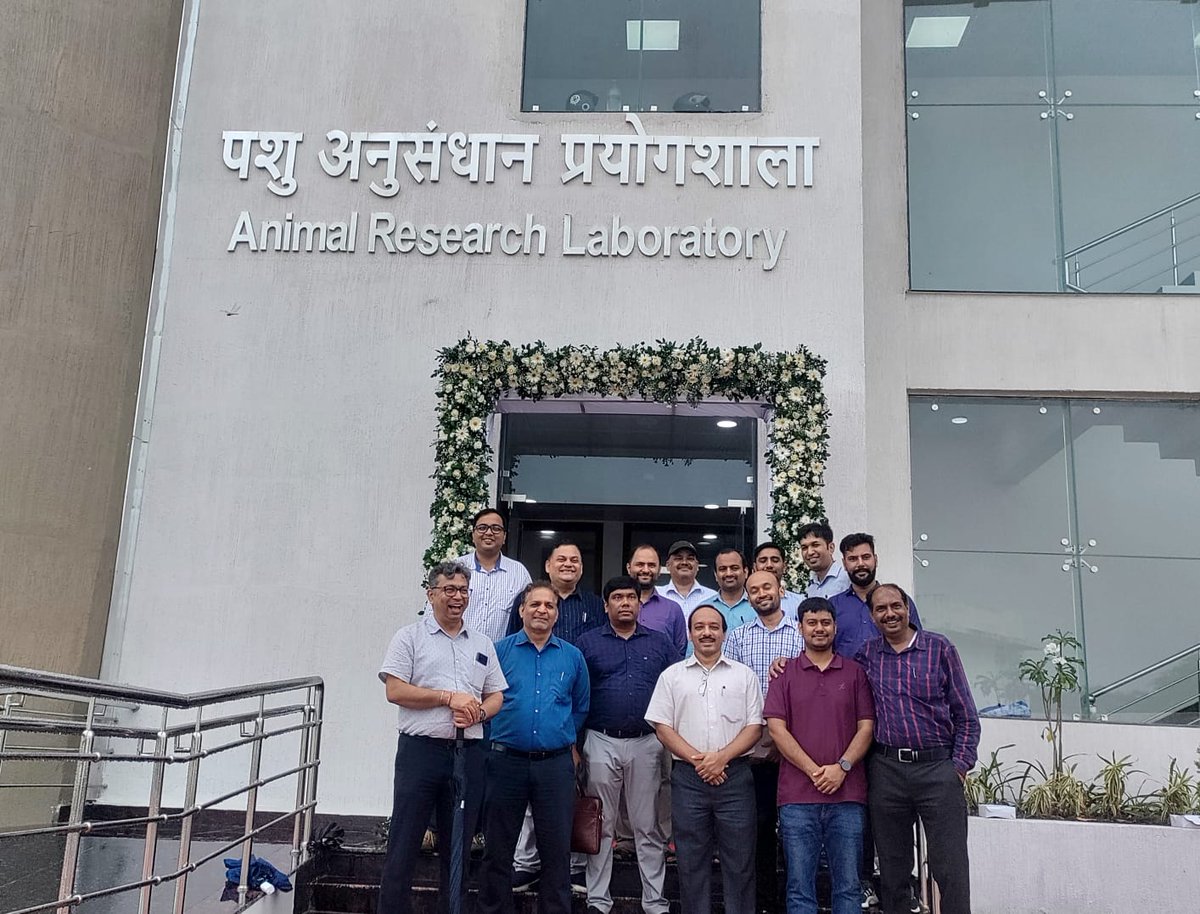mfsbsbe_iiti's tweet photo. 🎉 A landmark day at IIT Indore! 🎉
The Animal Research Laboratory was inaugurated by Prof. Padmanabhan Balaram in the gracious presence of our Director Prof. Suhas Joshi. 🌟
Faculty &amp; students were thrilled to be part of this inspiring milestone! 🧪🐭🐀🐹🖼️ https://t.co/wpaJBXALt0