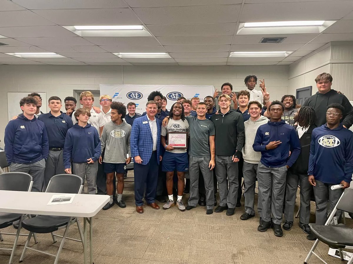 Jason Todd ✞ (@jasontoddjr_2) on Twitter photo #AGTG Blessed to be named Chriton Optimist Club POTW and Bryant Bank POTW🙏🏾#GodIsGood <a href="/ScoutFball/">Larry Rudolph</a> <a href="/Toriano81/">Toriano J. Morgan</a> <a href="/CoachMichaelSmi/">Coach Michael Smith</a> <a href="/CoachWilson_/">J. Wilson</a> <a href="/CoachFrancis_HU/">Will Francis</a> <a href="/CoachOSmith/">Omarr Smith</a> <a href="/UHALLTHEBALL/">Ulysses D. Hall</a> #AGTG Blessed to be named Chriton Optimist Club POTW and Bryant Bank POTW🙏🏾#GodIsGood <a href="/ScoutFball/">Larry Rudolph</a> <a href="/Toriano81/">Toriano J. Morgan</a> <a href="/CoachMichaelSmi/">Coach Michael Smith</a> <a href="/CoachWilson_/">J. Wilson</a> <a href="/CoachFrancis_HU/">Will Francis</a> <a href="/CoachOSmith/">Omarr Smith</a> <a href="/UHALLTHEBALL/">Ulysses D. Hall</a>