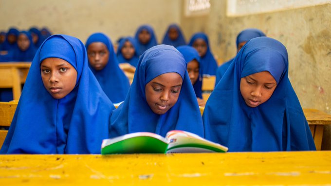 KentPage's tweet photo. Education changes everything! 

For girls in #Somalia , it means safety, dignity, and hope for the future. 

With @EduCannotWait support, @Adra_Somali works to remove all barriers and give every girl the chance to reach her full potential!

#KeepHopeAlive @EiEGenevaHub @GlobalEdCluster  @canadadev @eu_partnerships #222MillionDreams✨📚