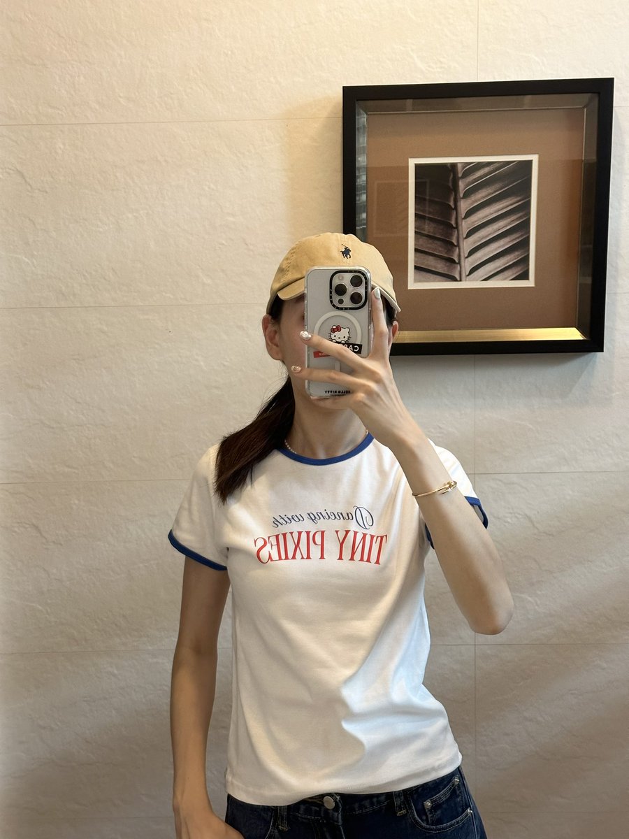 tamjaichunbkk's tweet image. ตัวนี้อยู่กึ่งระหว่าง baby tee กับ เสื้อยืด ของร้าน myyoungs สกรีนลายมาดี ลายน่ารัก ตรงคอกับแขนมีสีตัดเพิ่มความ vintage ทำจากผ้า cotton 100% นุ่มใส่สบาย ทรงไม่รัดไม่หลวมกำลังพอดี แมชกับยีนส์ซักตัวคือจบ มีหลายลายให้เลือก
s.shopee.co.th/4fmZ1xfAzN
s.lazada.co.th/s.zEhsT