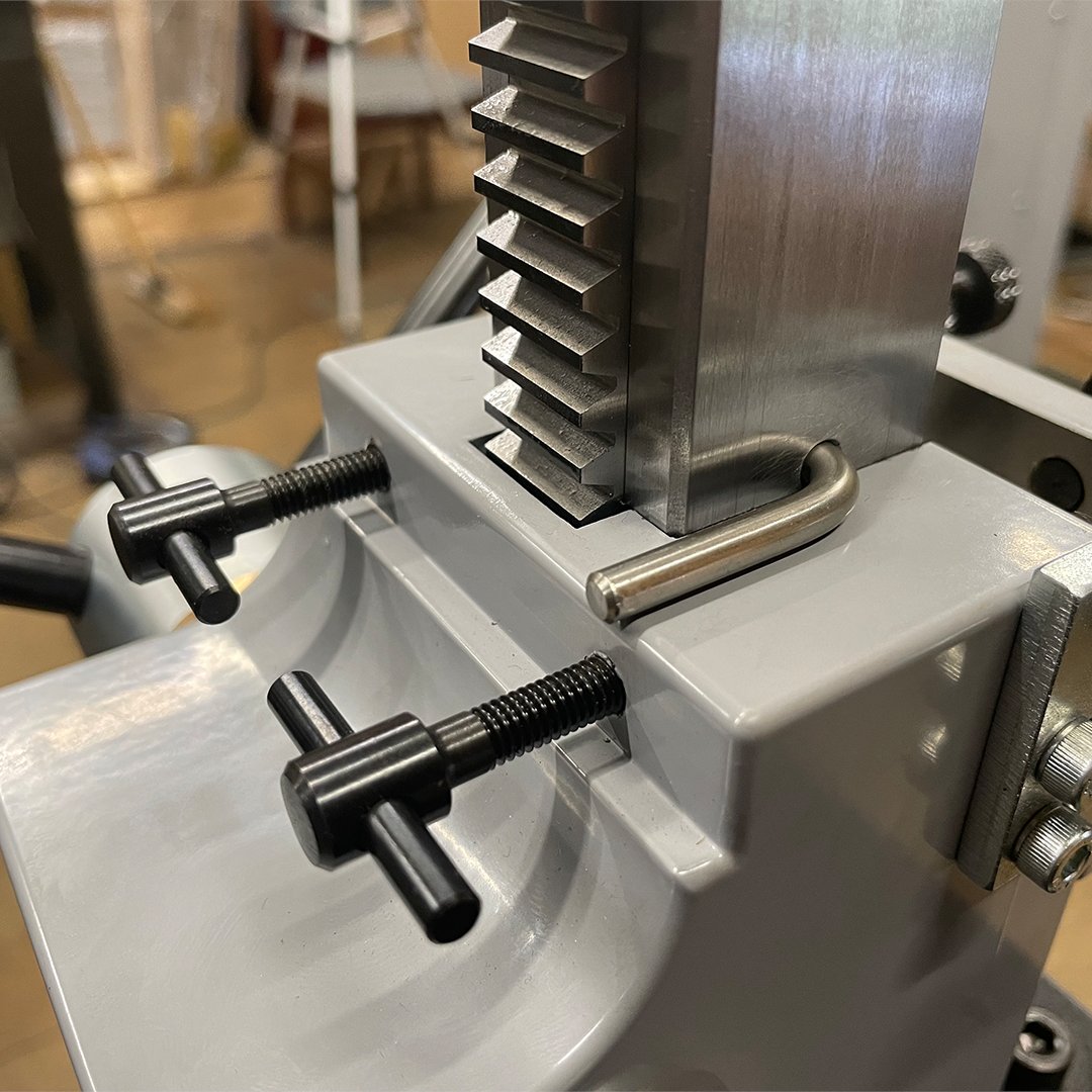 MjaPrecision's tweet photo. With the Blacks Charpy Hand Operated Machine you can quickly and accurately broach Charpy and Izod notches with consistent, repeatable results. Perfect for labs and test houses.
#BlacksCharpy #MaterialTesting #PrecisionEngineering #Engineering #MadeinBritain https://t.co/8lO23b0DMd
