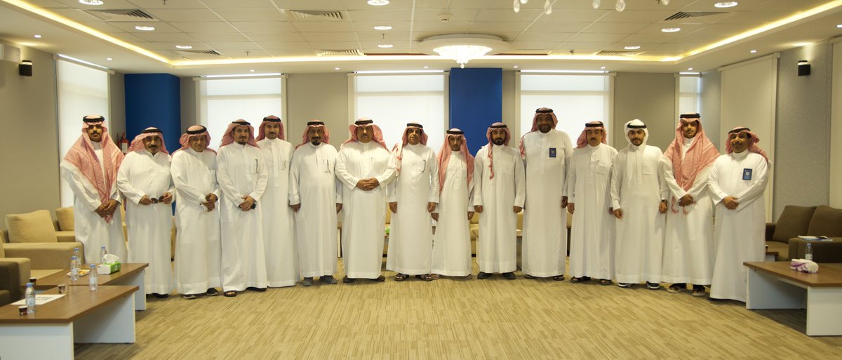 AsharqiaChamber's tweet photo. عقدت #غرفة_الشرقية ممثلة بمجلس أعمال الخفجي اليوم الخميس اللقاء الموسع لقطاع الأعمال بالمحافظة حيث تم استعراض تحديات قطاع الأعمال بالإضافة إلى إنجازات ومبادرات المجلس خلال الفترة الماضية.
أدار اللقاء رئيس المجلس مرزوق بن علي البلوي. https://t.co/oduJ7N6cwG