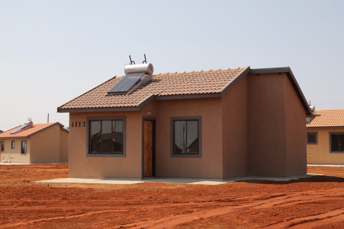 GP_DHS's tweet image. 💼 Beyond housing, the project is driving socio-economic change:
👩‍💼 113 subcontractors engaged
— 35 women-owned
— 21 youth-owned
— 3 PWD-owned businesses

#JobCreation #SMMEDevelopment