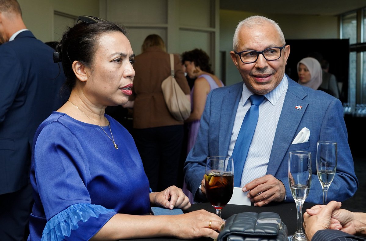 ShazelinaAbidin's tweet photo. Why it is ALWAYS important to be photo-ready….
I really must stop making all these weird faces at functions. 🙄
#weirdfaces #visage #diplomacy #fete https://t.co/Q385uw2Lrr