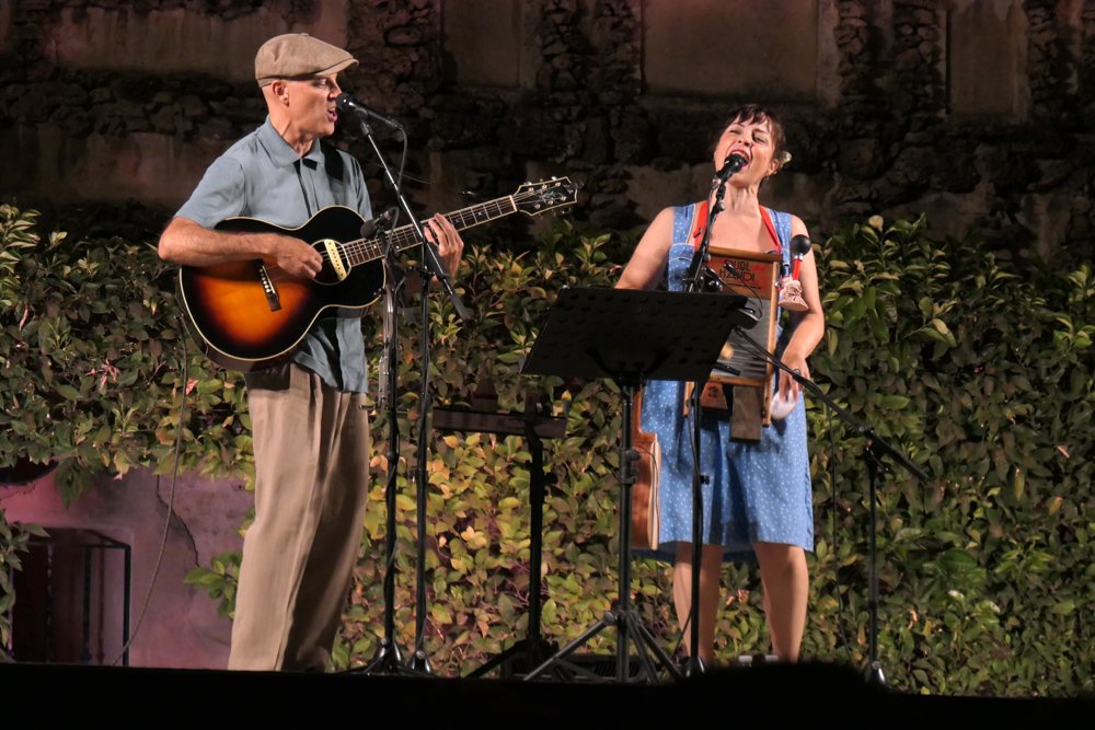 Encantador concierto de Padilla Siblings en Noches en los Jardines del Alcázar. (Foto ©️ Rosa García/Mag)