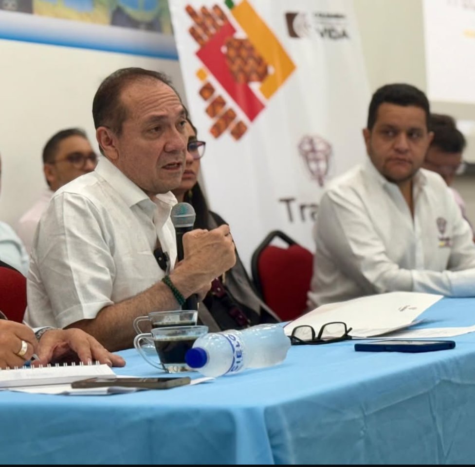 Señor <a href="/petrogustavo/">Gustavo Petro</a> la decisión de mantener al <a href="/MintrabajoCol/">MinTrabajo</a> <a href="/AntonioSanguino/">Antonio Sanguino</a> demostraría el compromiso del gobierno con la justicia laboral y el bienestar de los trabajadores colombianos #sanguinosequeda  #yoapoyoaantoniosanguinocomomintrabajo  @jguevarafz <a href="/marthaperaltae/">Martha Peralta Epieyú</a>