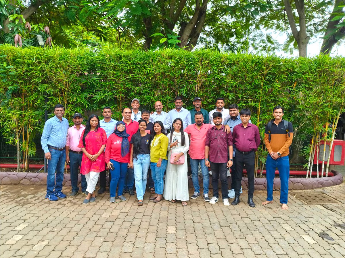 HectaProptech's tweet image. Our #WestTeam from #Mumbai &amp;amp; #Gujarat had an amazing #offsite at Club Mahindra, Ankleshwar.✨

A mix of fun, games &amp;amp; brainstorming — from chess &amp;amp; cricket to interactive sessions.

More than work, it was about #growth, #culture &amp;amp; #togetherness.