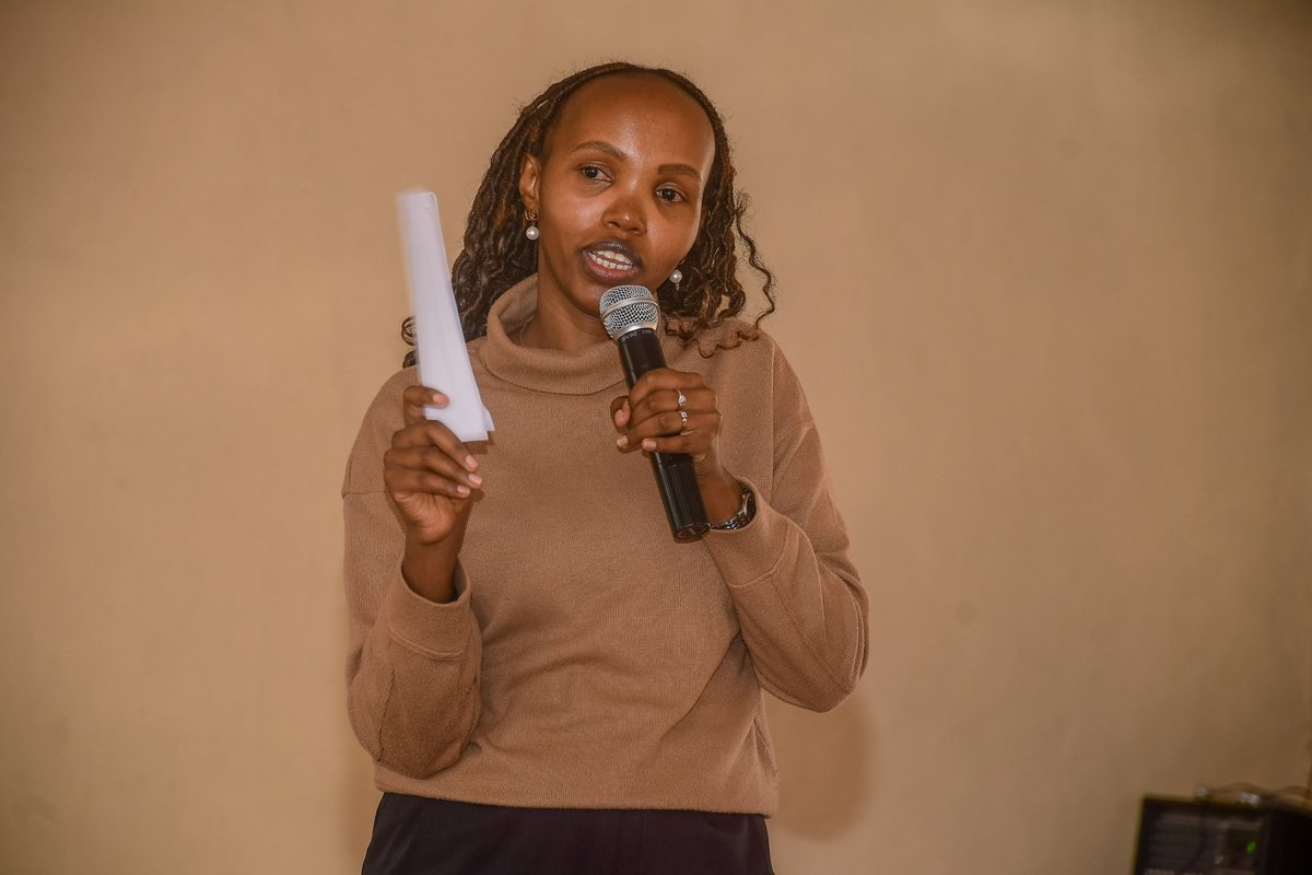 𝐖𝐡𝐚𝐭 𝐝𝐨𝐞𝐬 𝐰𝐨𝐦𝐞𝐧’𝐬 𝐥𝐞𝐚𝐝𝐞𝐫𝐬𝐡𝐢𝐩 𝐦𝐞𝐚𝐧 𝐟𝐨𝐫 𝐭𝐡𝐞 𝐟𝐮𝐭𝐮𝐫𝐞 𝐨𝐟 𝐠𝐨𝐯𝐞𝐫𝐧𝐚𝐧𝐜𝐞?
In Nyeri County, KEWOPA hosted a civic engagement forum themed “Promoting Women in Decision Making and Governance Processes.” The session created space for dialogue