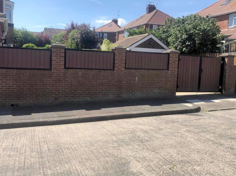 #Project - Autumn oak composite wood gates and panels completed in #Sunderland.

Find out more at riversidemetalwork.co.uk/domestic-desig…