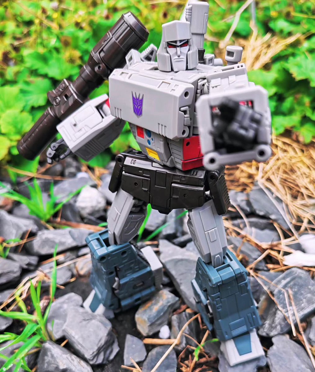 dannallcorn86's tweet photo. #transformers 
#mtmte
#megatron 
#decepticons 
#peacethroughtyranny 
#studioseries86 
#ss86
#generationone
#allhailmegatron https://t.co/Cz458yEJoU