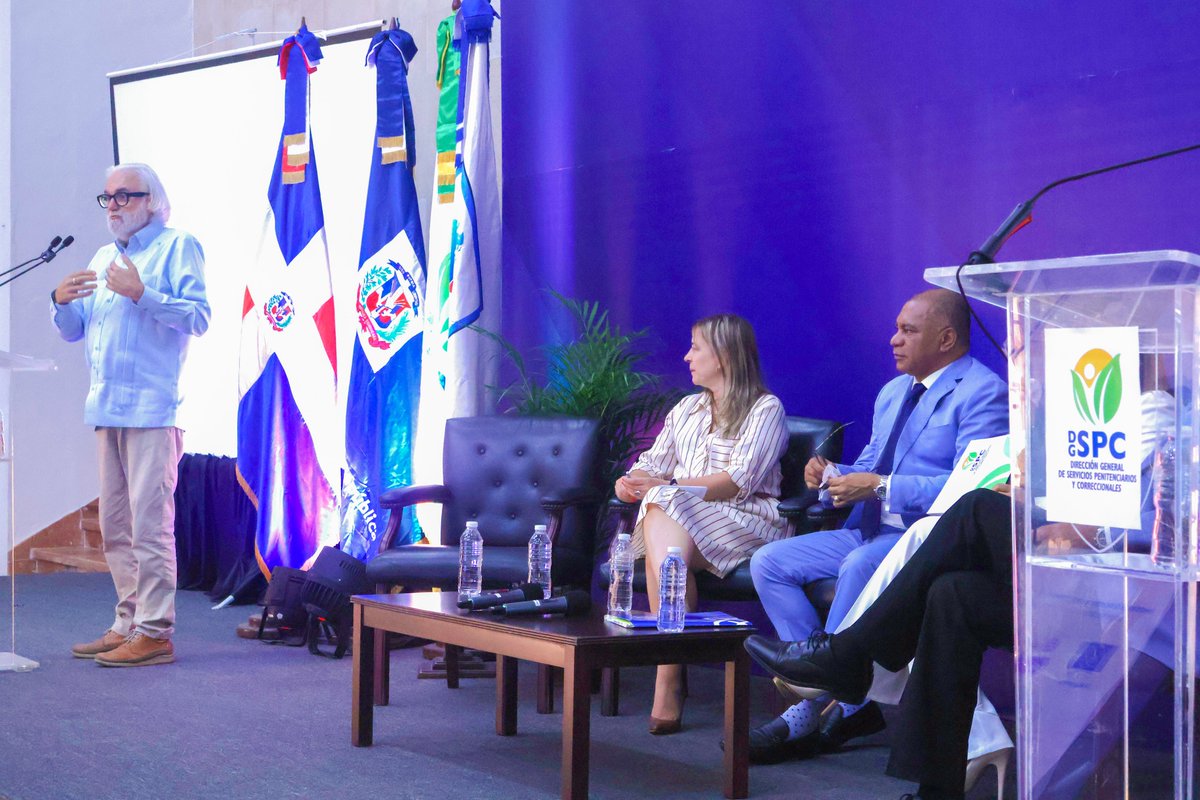 AECIDRD's tweet photo. Acompañamos a la Dir. General de Servicios Penitenciarios y Correccionales de la Procuraduría General de la República en el Foro “Sistema Penitenciario y Derechos Humanos”, diálogo e intercambio de experiencias sobre desafíos y avances del sistema penitenciario con enfoque #DDHH. https://t.co/wEusbI78LJ