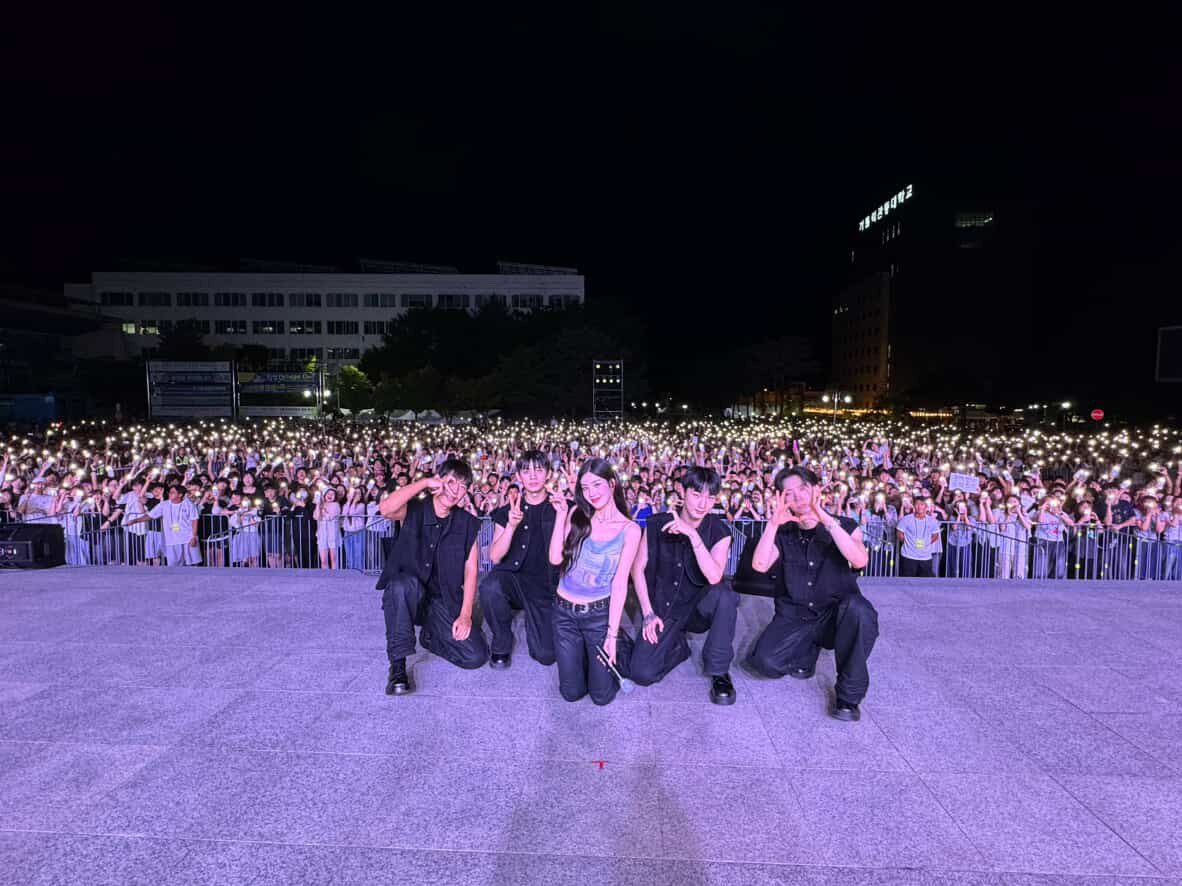 G0ARNc6aQAANPyV?format=jpg&name=medium