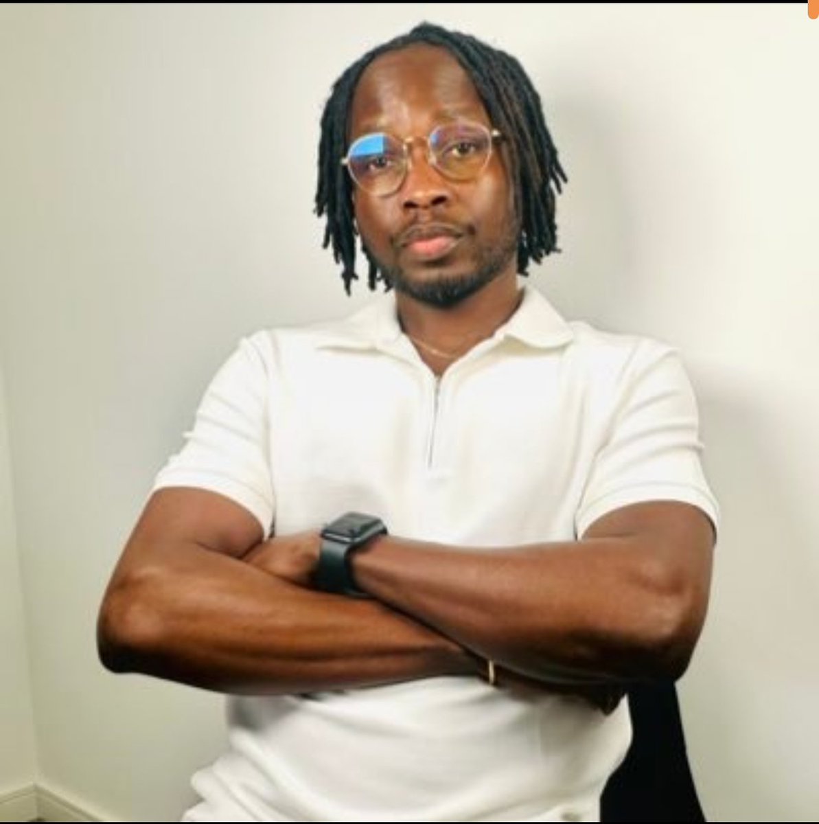 UnkleAyo's tweet photo. Why are you speaking in absolutes, this isn't true. 

Not all Nigerians living in Nigeria are suffering hardship. 

All you need to do is: https://t.co/8jEEnRA6iK