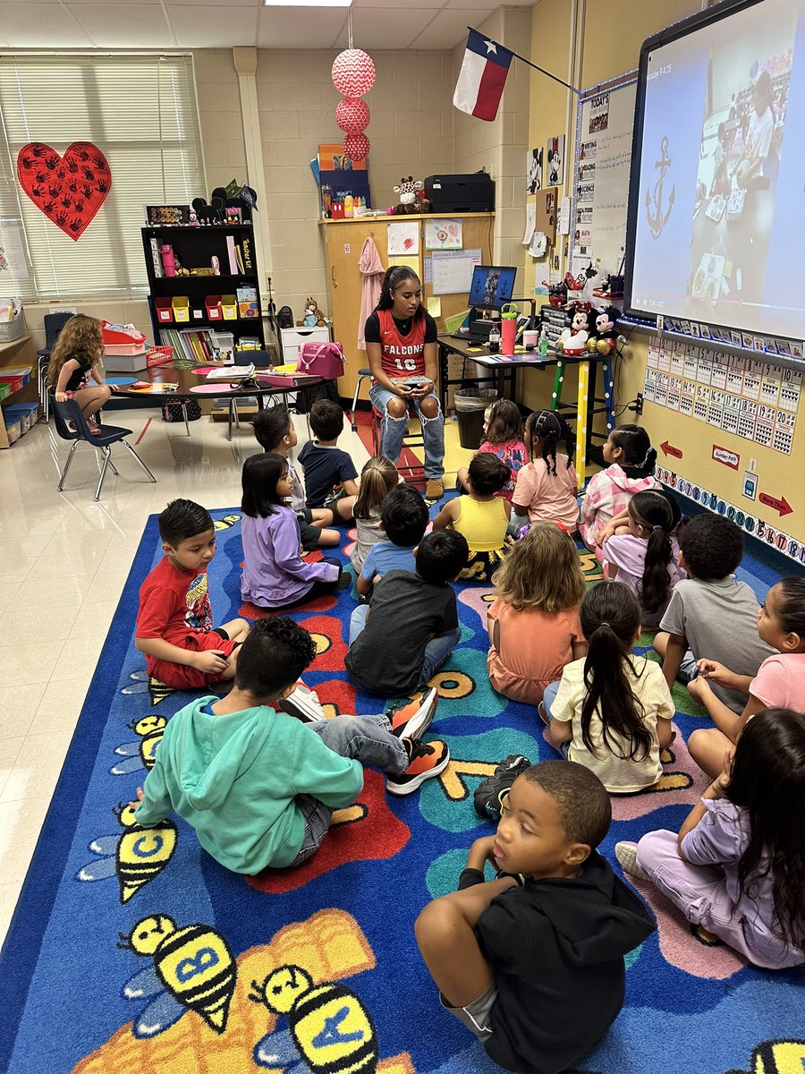 Mrs. Carrasco tweet media