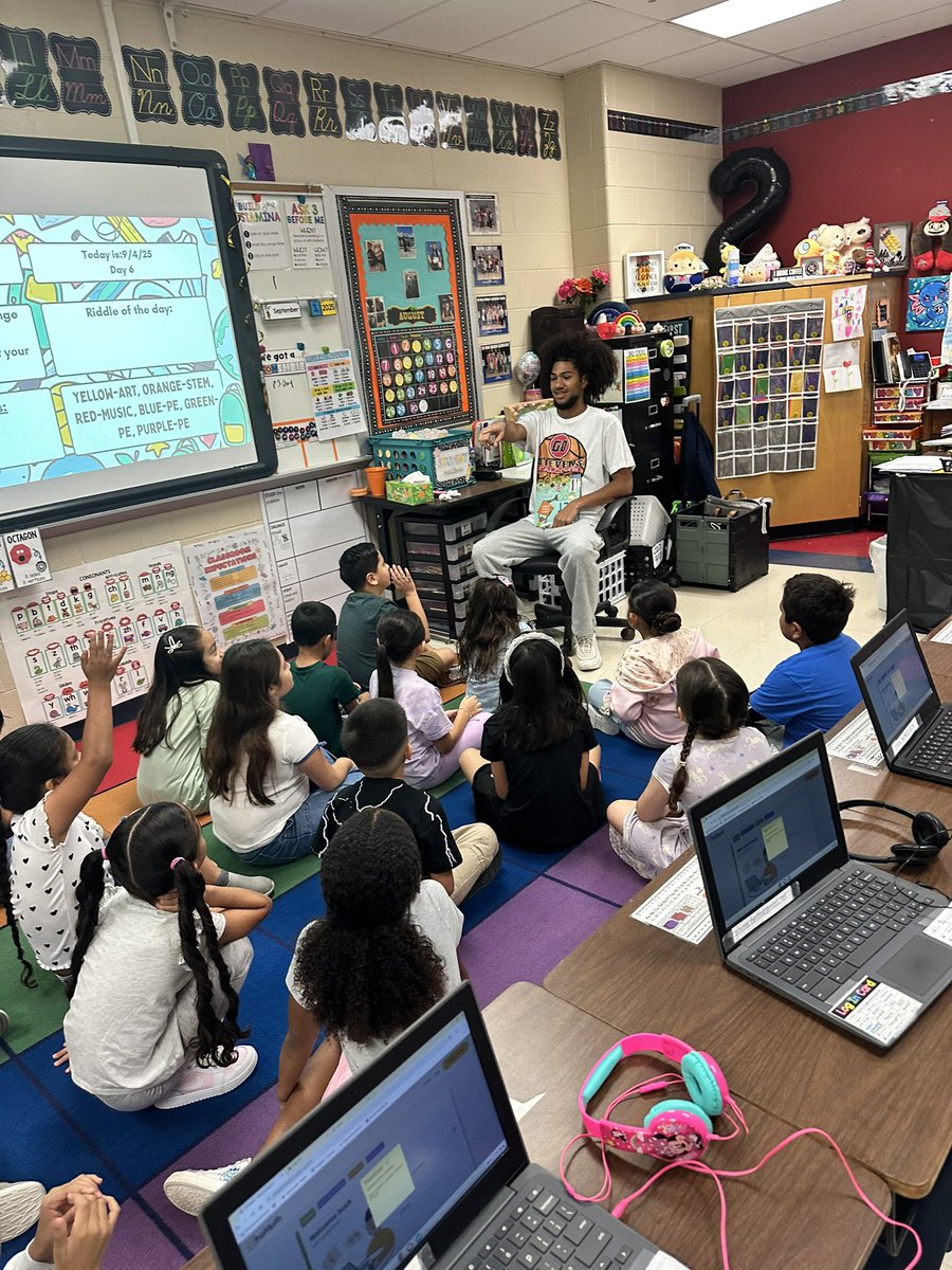 Mrs. Carrasco tweet media