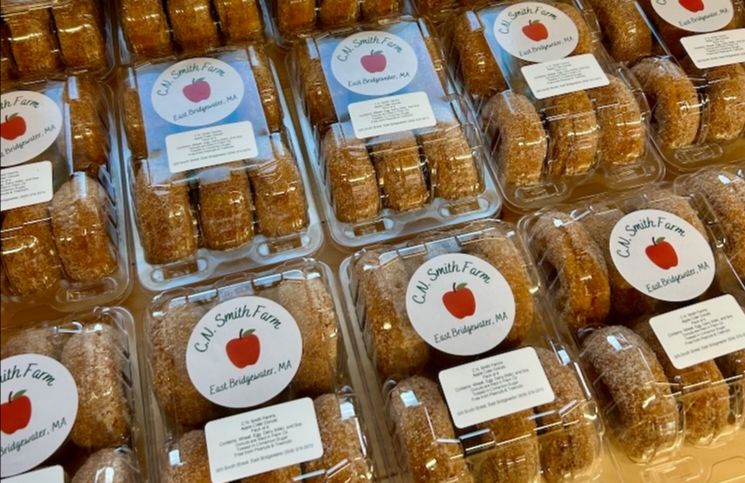 bfarmmarket's tweet photo. Fall is in the Air Saturday Sept 6 2025 from 9 to 1.  Early Autumn harvests are starting to arrive along with corn, peaches, apples and tomatoes. - https://t.co/uRBXeyR9a5 https://t.co/uxoC9gxs2Z