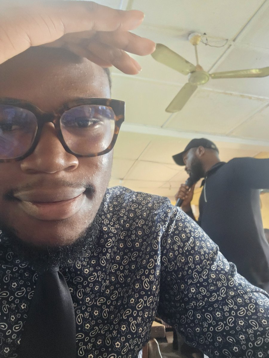 Kayceepeece's tweet image. Learnt about blockchain and healthcare today
Snagged a pic of the man himself 
@AllstarsNG @MadDozzie

#AllstarsNG #LiveinUNIBEN