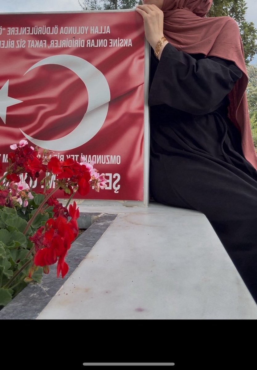 Hiç gelmemiş bir gün, kaç hevesi götürdü ardından..