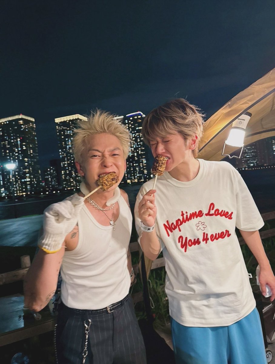 _446aaa's tweet photo. めちゃくちゃ髪色似てる🤣🤣🤣

今この色が流行りなんかな、？？オシャレに疎い自分は分からん爆笑

あ、ソウタもこの色やな笑 https://t.co/sGq6KEKBIv