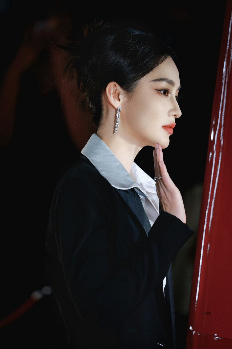 19900927_'s tweet photo. Li Qin for Armani event tonight 😍😍😍 Your domineering CEO is here!!!
#LiQin #李沁
©️ooze0927 https://t.co/1hSYn1ViTh