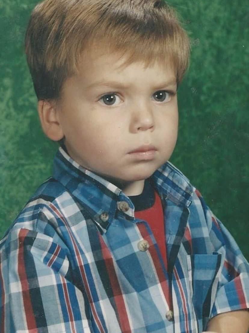 🍎 Happy first day of school!! Thanks to <a href="/csd_south/">SouthColonieCSD</a> for hosting us at Colonie Central High School. What a wonderful weather day for it, too! ☀️ 

Believe it or not, I used to be scared of cameras, so I look just a SMIDGE grumpy from my first day of Pre-K in 2004 😂