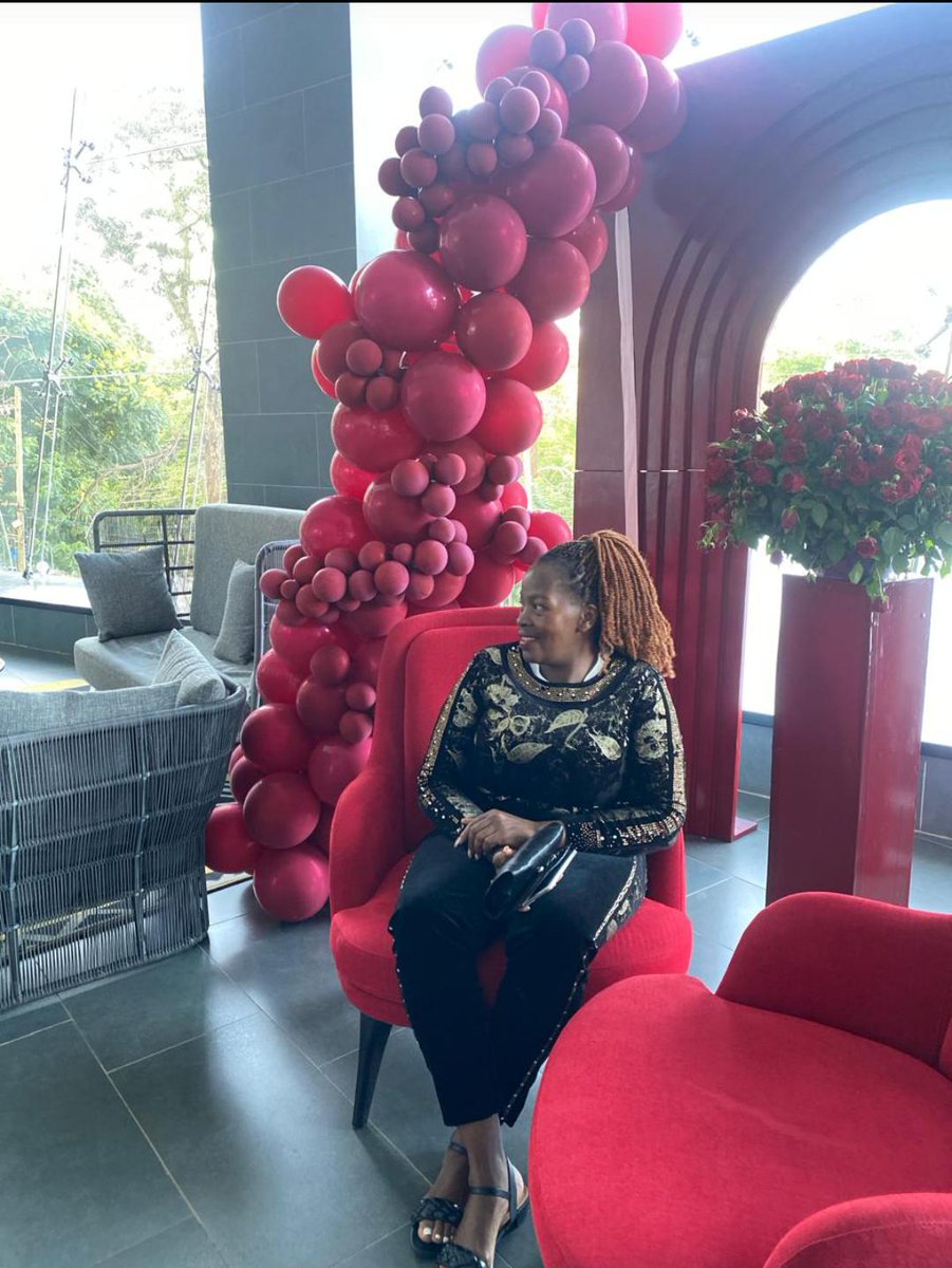 Her CV👇
👉Raise rent to unimaginable percentages....
👉Hire goons to attack tenants
👉Raise goodwill to 15,000,000
👉 Threaten tenants 
👉 Send goons to rob and beat up tenants!

We demand justice for Nanak House tenants!

#NanakHouse