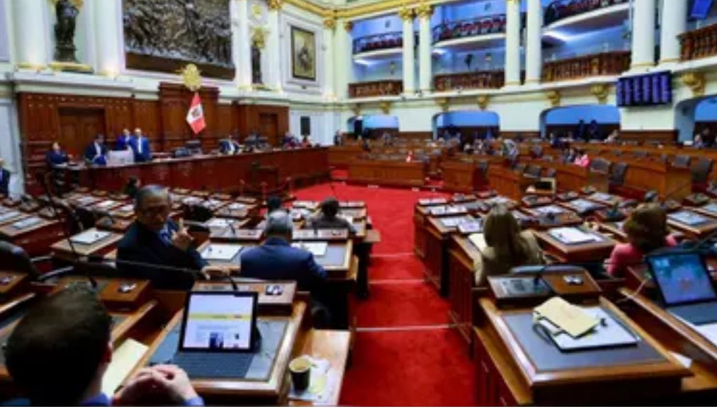 El Congreso de la República de Perú declaró este miércoles como organización terrorista en el país al Cartel de Los Soles una estructura criminal internacional vinculada al régimen de <a href="/NicolasMaduro/">Nicolás Maduro</a> relacionada con el narcotráfico. 

Esa decisión se suma a la de Argentina,